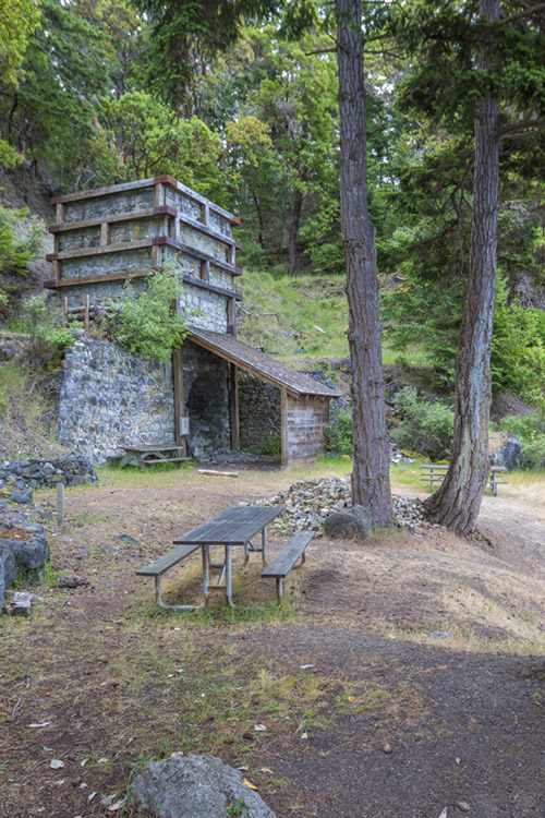 The lime kiln at Lime Kiln Point State Park